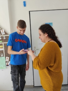 Čenda dnes s námi ve třídě oslavil své včerejší narozeniny