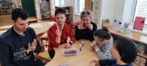 Posíláme pozdravy z knihovny