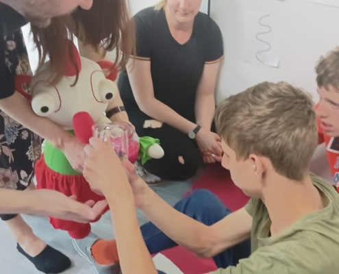 Terapii loutkou se k nám přidali kamarádi ze třídy H