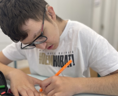 v pracovních činnostech začali vyrábět přání pro maminky