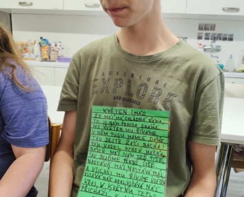 tentokrát nesl především výrobou drobného dárečku pro maminky