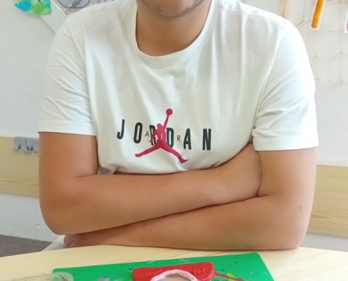 dnes vybarvili Pepu a Evičku, kdo minule chyběl, tvořil s hlínou