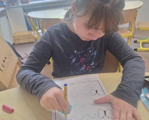 Výuka ve třídě C v tomto týdnu plná psaní, čtení, počítání, třídění