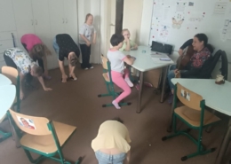 Dřevěné vkládačky, puzzle, tanečky, kreslení, vybarvování, hraní si s kostkami