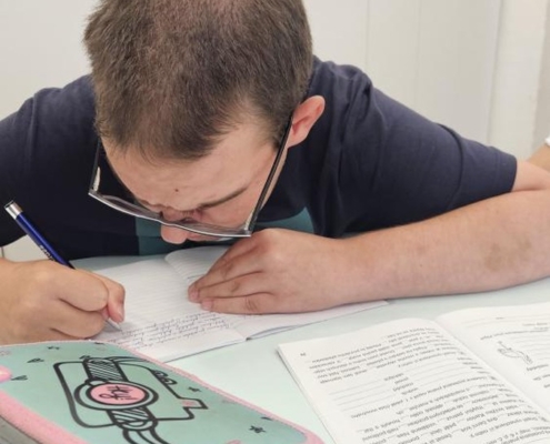 Bazén v Pokroku,  návštěva Minikina,  závěrečné opakování v matematice, psaní,