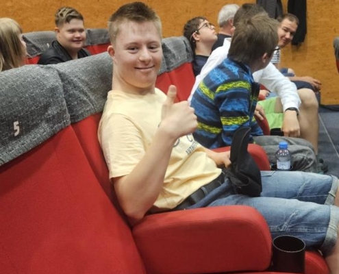 Bazén v Pokroku,  návštěva Minikina,  závěrečné opakování v matematice, psaní,