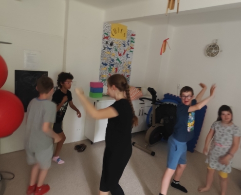 , knížkové puzzle, dětské hudební nástroje, jen tak si skládat a tvořit srdíčko