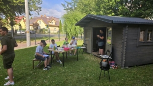 Dnes proběhla na školní zahradě grilovačka třídy E