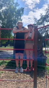 Procházka centrem a trénink na hřišti