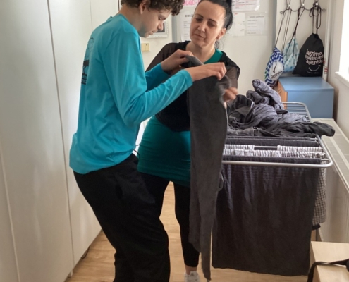 sázení jahod, věšeni prádla a dlouhodobá výroba stromu