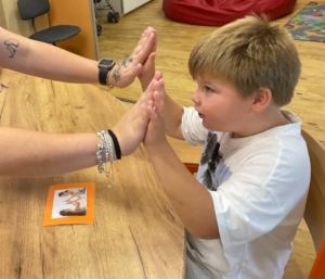 na žáky ve třídě B čekalo překvapení