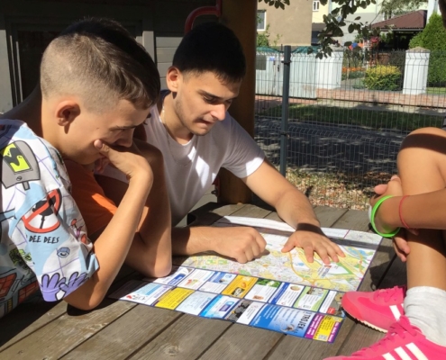 Zatím opakujeme venku i ve třídě