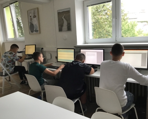 Zatím opakujeme venku i ve třídě