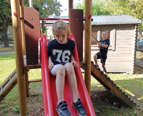 Třídění tvarů. Procvičování jemné motoriky