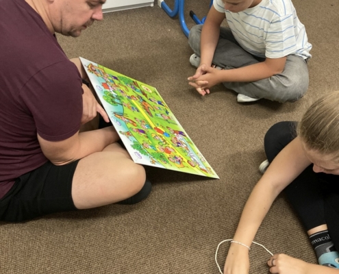 První týden jsme začali procházkou, společným hraním, něco málo psaní