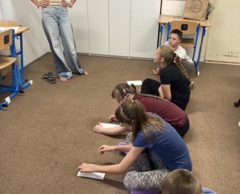 První týden jsme začali procházkou, společným hraním, něco málo psaní