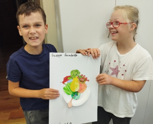 ve výtvarné výchově pokračovali v tvorbě na téma plody podzimu