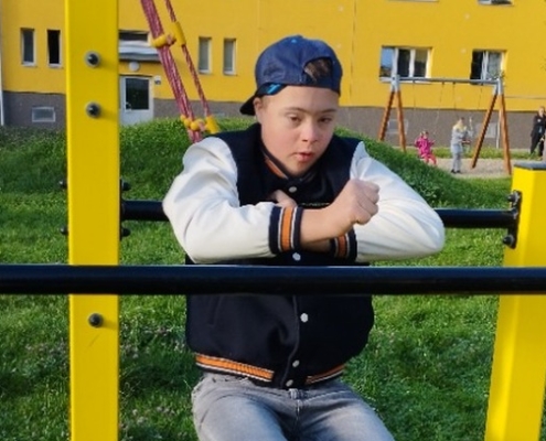 na hřišti i vycházce do parku