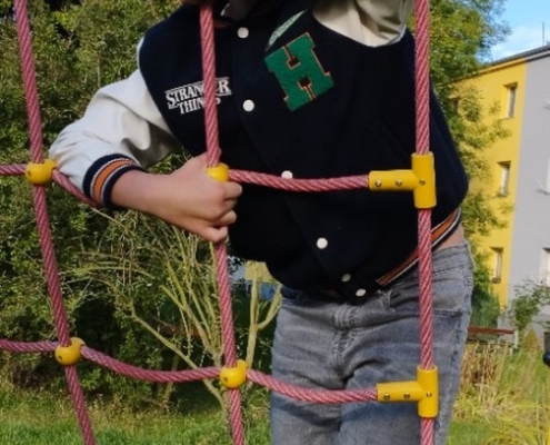 na hřišti i vycházce do parku