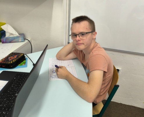 Plavání v Pokroku, návštěva divadla, akce s pejsky, vaření, taneční