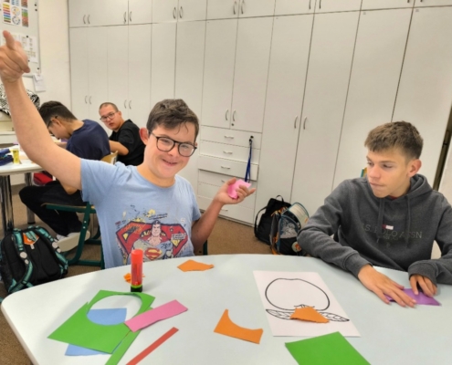 Plavání v Pokroku, návštěva divadla, akce s pejsky, vaření, taneční