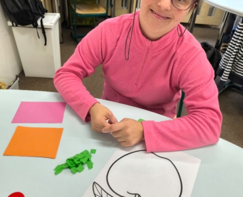 Plavání v Pokroku, návštěva divadla, akce s pejsky, vaření, taneční