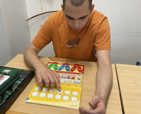 procvičování písmenek, která už známe. Pracovní listy, pastelky, dobrá nálada