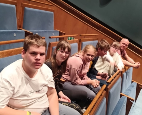 v Divadle loutek viděli pohádku Malá čarodějnice