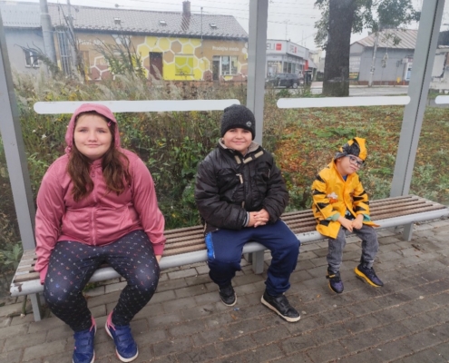 v Divadle loutek viděli pohádku Malá čarodějnice