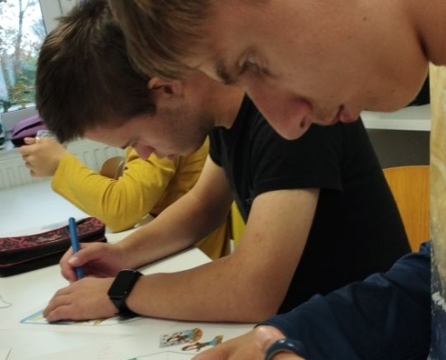 Proto jsme se uchýlili do tepla třídy a věnovali se podzimním motivům