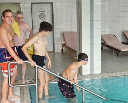 První procházka, nákup v obchodě v Horní Bečvě