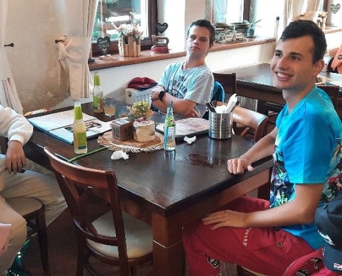 První procházka, nákup v obchodě v Horní Bečvě