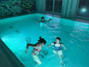 První procházka, nákup v obchodě v Horní Bečvě