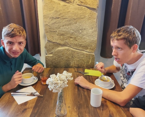 První procházka, nákup v obchodě v Horní Bečvě