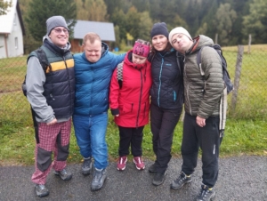 dnes opět bazén, vycházky, krmení kačenek na přehradě, tvoření