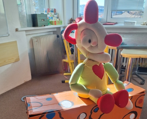 ve třídě C terapie loutkou s panem Barvičkou