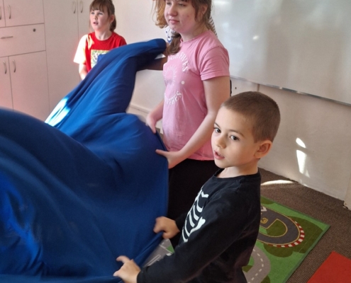 ve třídě C terapie loutkou s panem Barvičkou