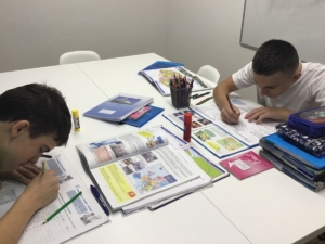 Pondělí a úterý ve třídě F