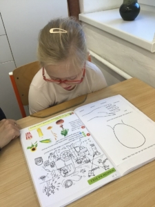 Pondělí a úterý ve třídě F