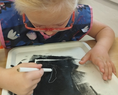 Výroba knížky s Eliškou. Ivona