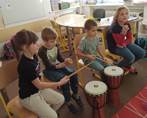 Hudební výchova - seznámení s orffovými nástroji