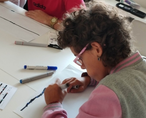 Žáci pomocí čar ozobotovi programují dráhu