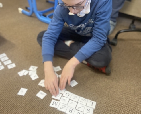 Čtení a skládání slabik hrou