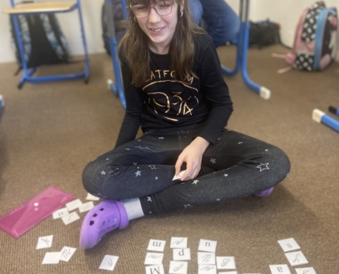 Čtení a skládání slabik hrou