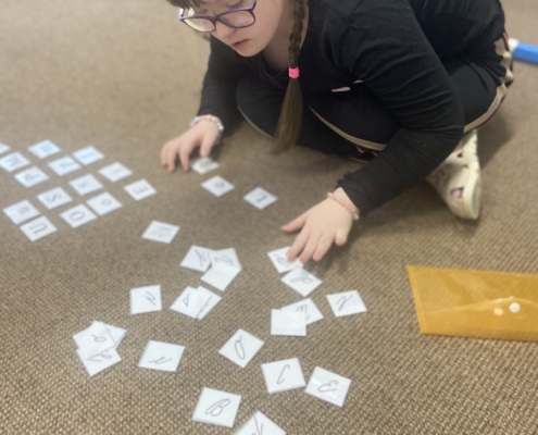 Čtení a skládání slabik hrou