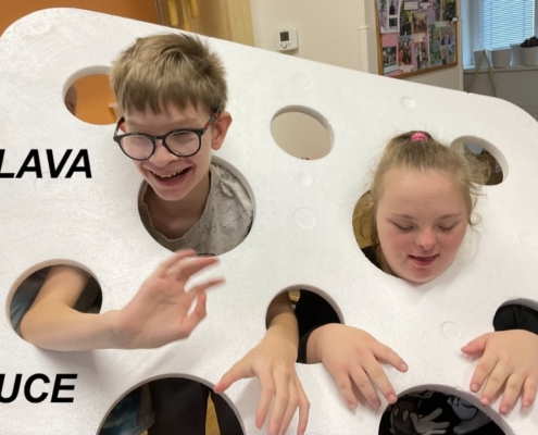 Výuka ve třídě B tematicky zaměřena na orientaci na lidském těle