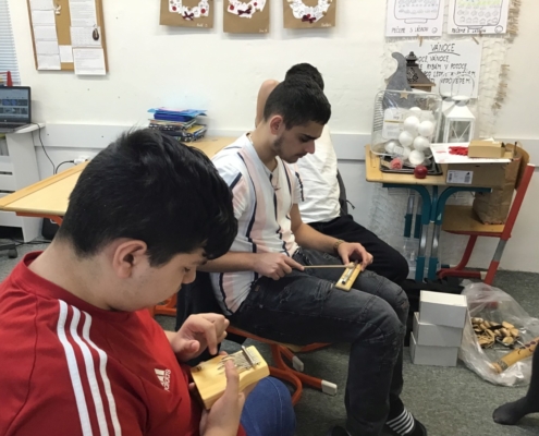 Dnes se seznámily s méně obvyklými nástroji