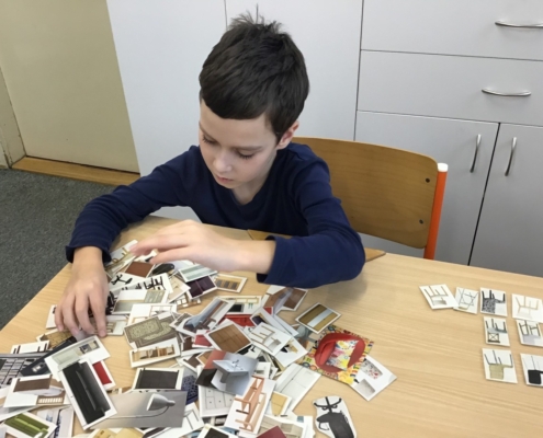 Zpracované učivo lepíme do sešitu, používáme učebnice