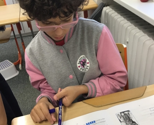 Zpracované učivo lepíme do sešitu, používáme učebnice