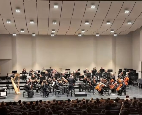 kromě rituálů a výuky v lavicích především v duchu mnoha akcí